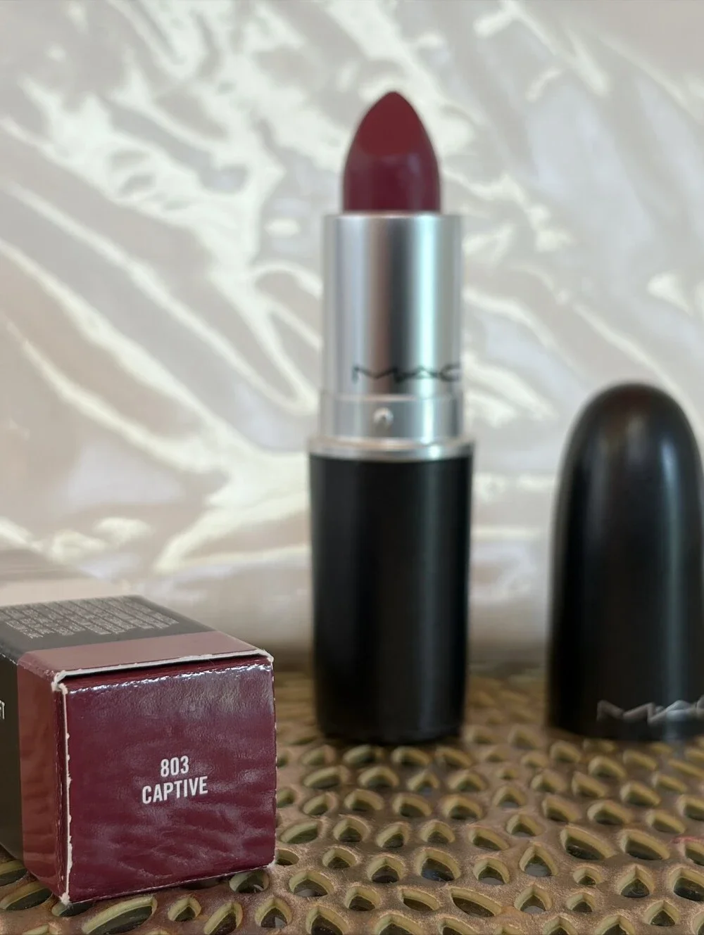 MAC Cosmetics Satin Lipstick Shade Captive